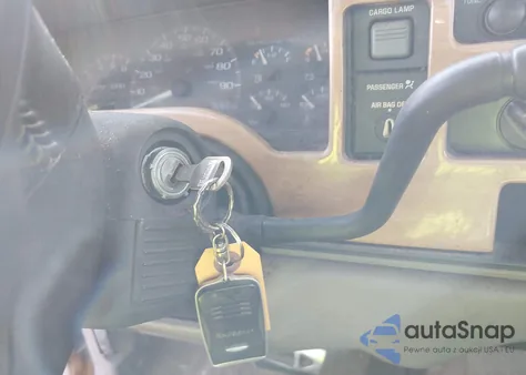 1997 Chevrolet K1500 Fleetside z USA, uszkodzony, nr VIN 1GBEK14R8VZ238846